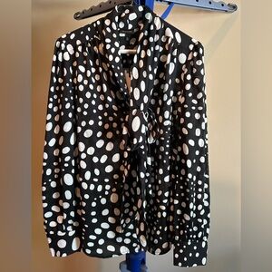 NWT Who What Wear Black and White Polka Dot Tie Neck Blouse Medium